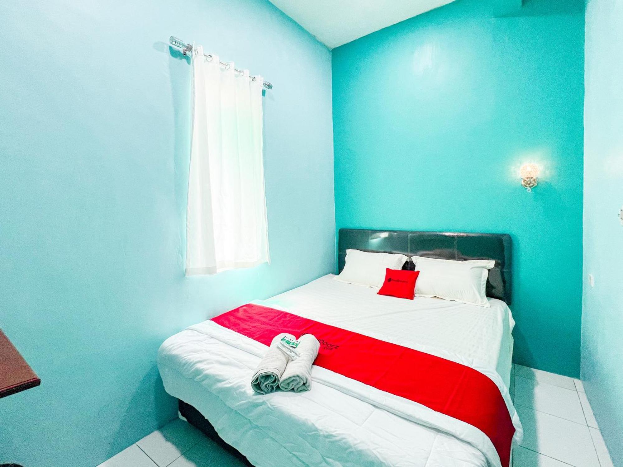 Reddoorz Near Sunrise Mall Mojokerto Eksteriør bilde