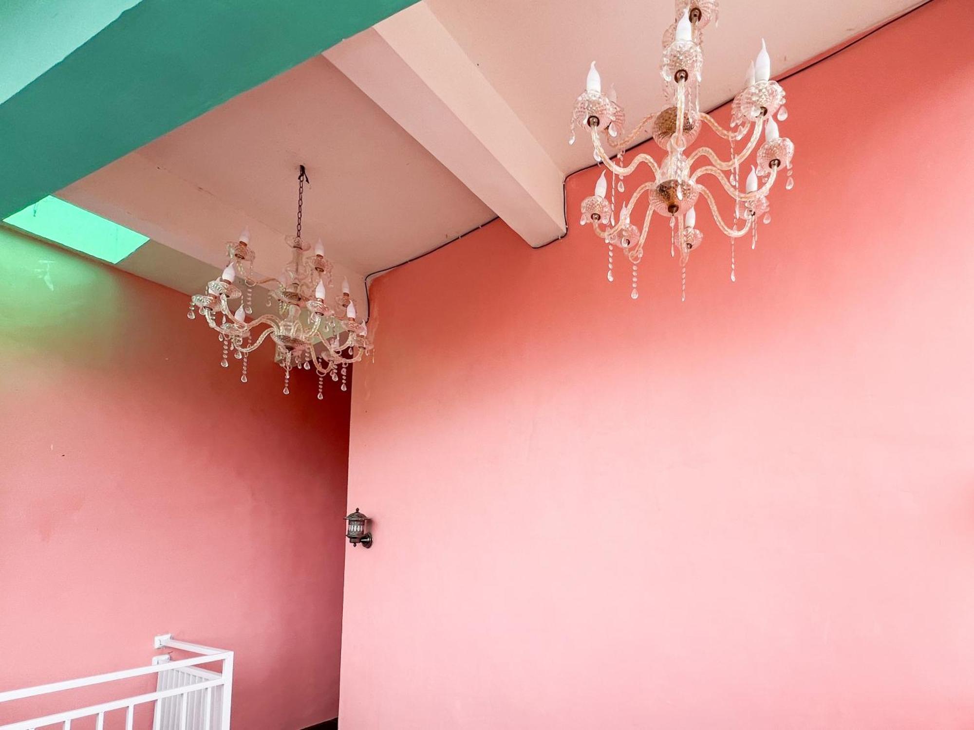 Reddoorz Near Sunrise Mall Mojokerto Eksteriør bilde