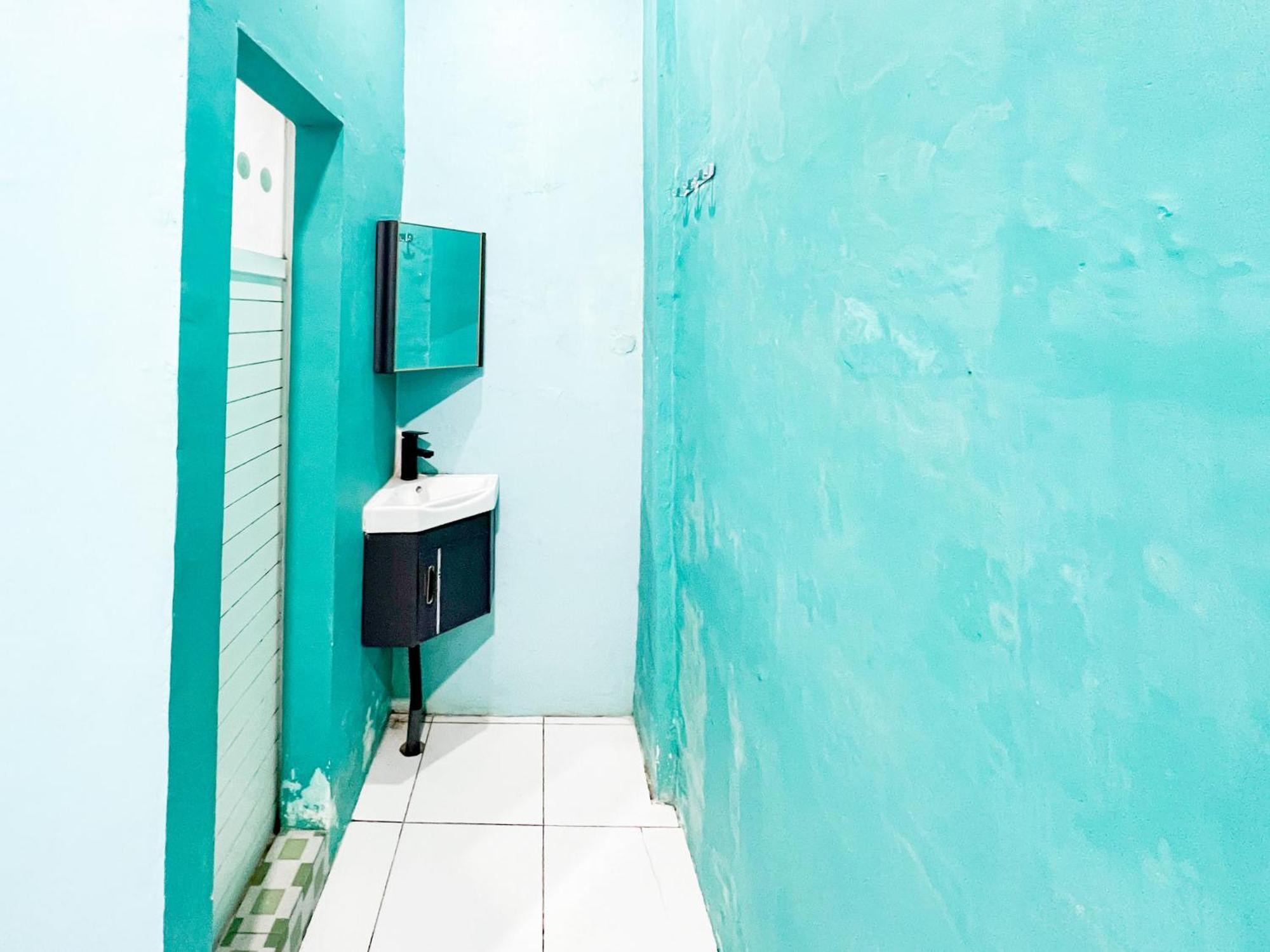 Reddoorz Near Sunrise Mall Mojokerto Eksteriør bilde