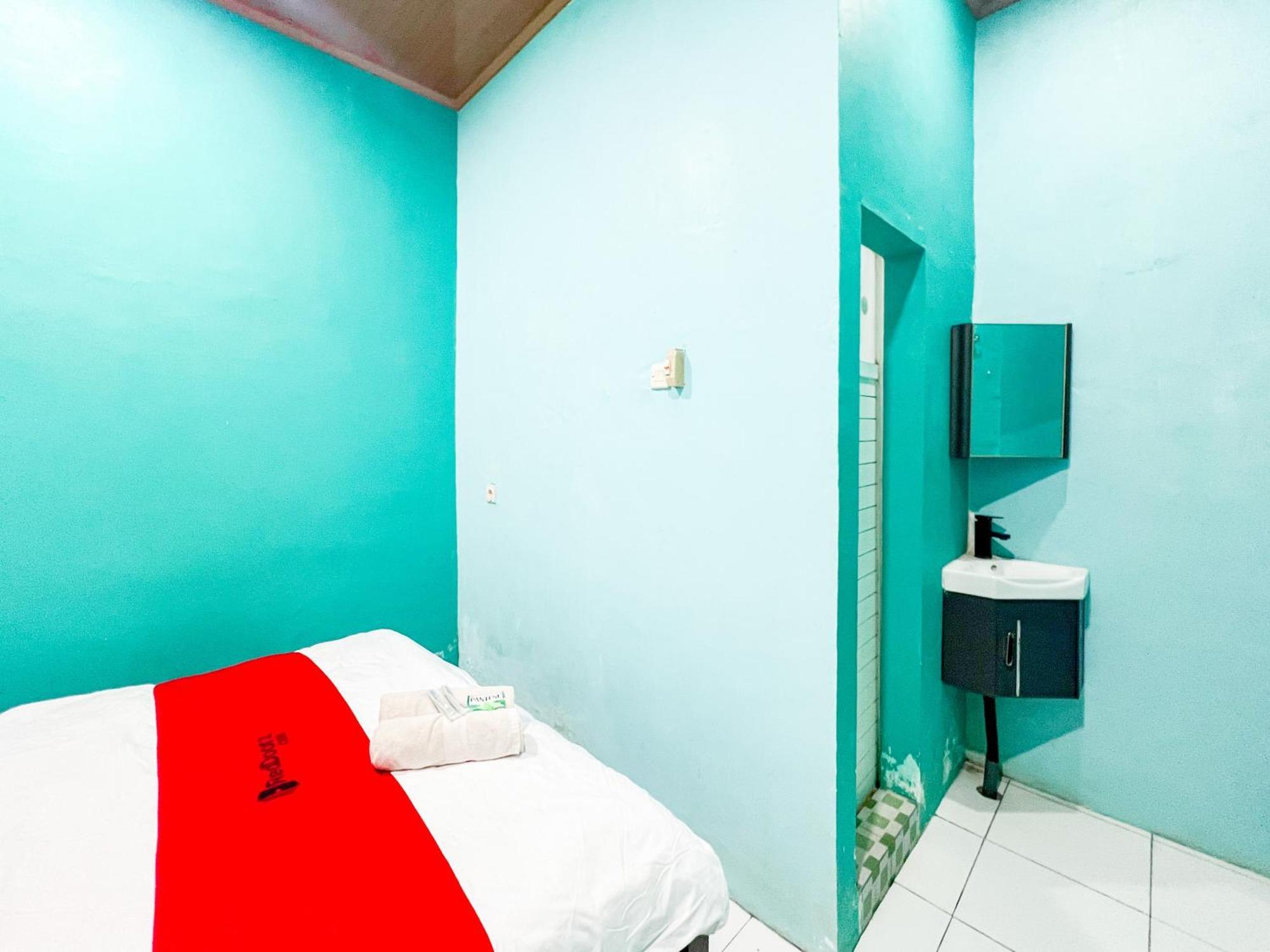 Reddoorz Near Sunrise Mall Mojokerto Eksteriør bilde