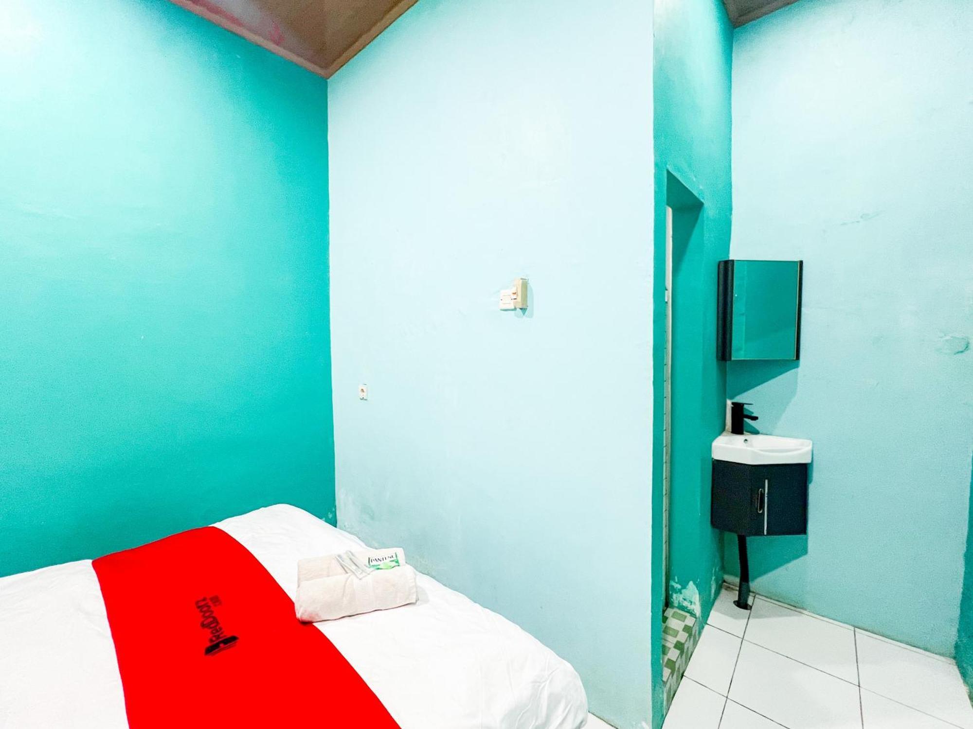Reddoorz Near Sunrise Mall Mojokerto Eksteriør bilde