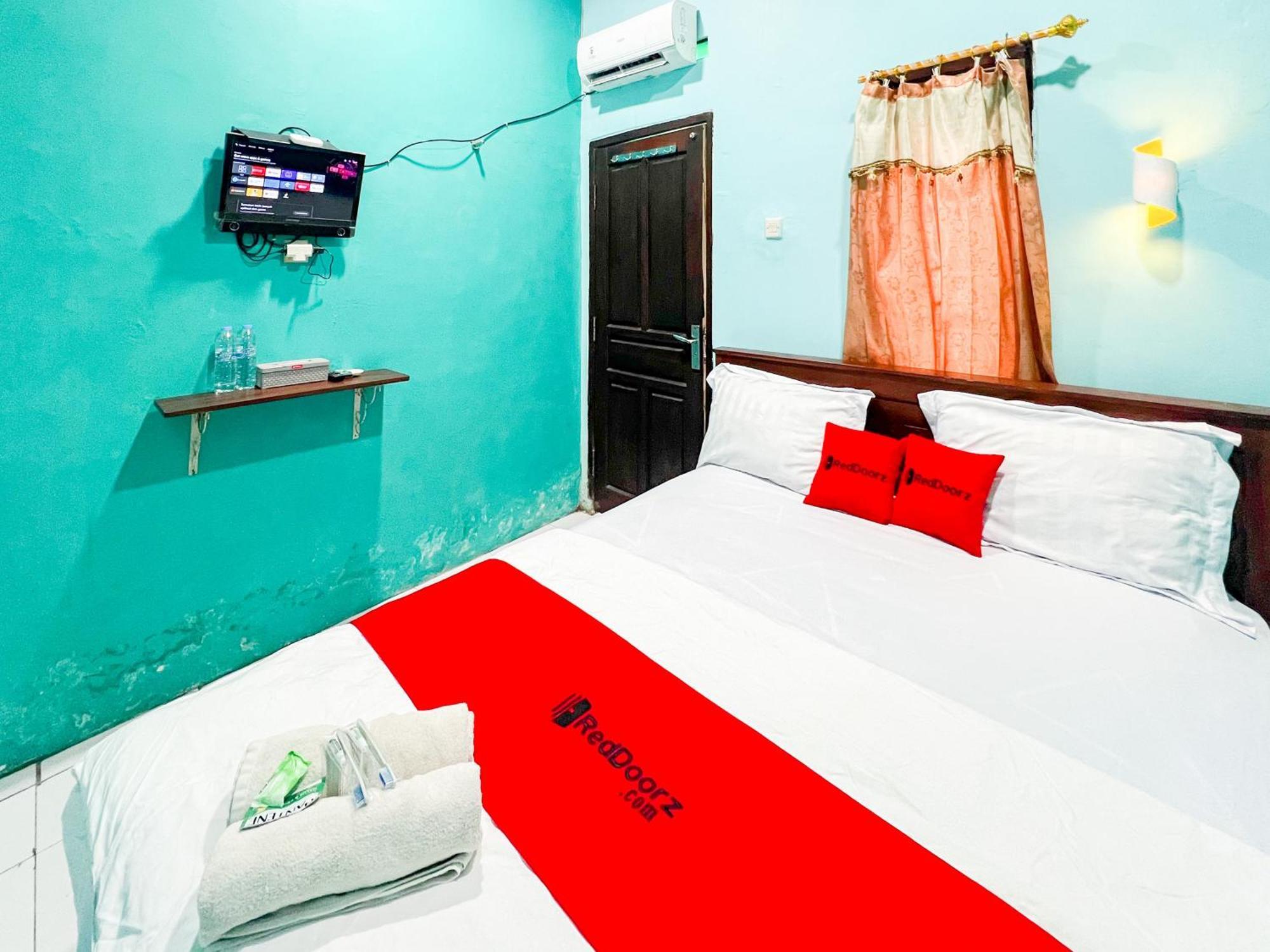 Reddoorz Near Sunrise Mall Mojokerto Eksteriør bilde