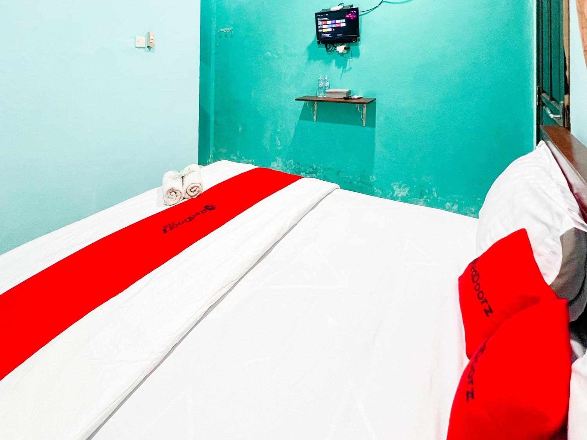 Reddoorz Near Sunrise Mall Mojokerto Eksteriør bilde