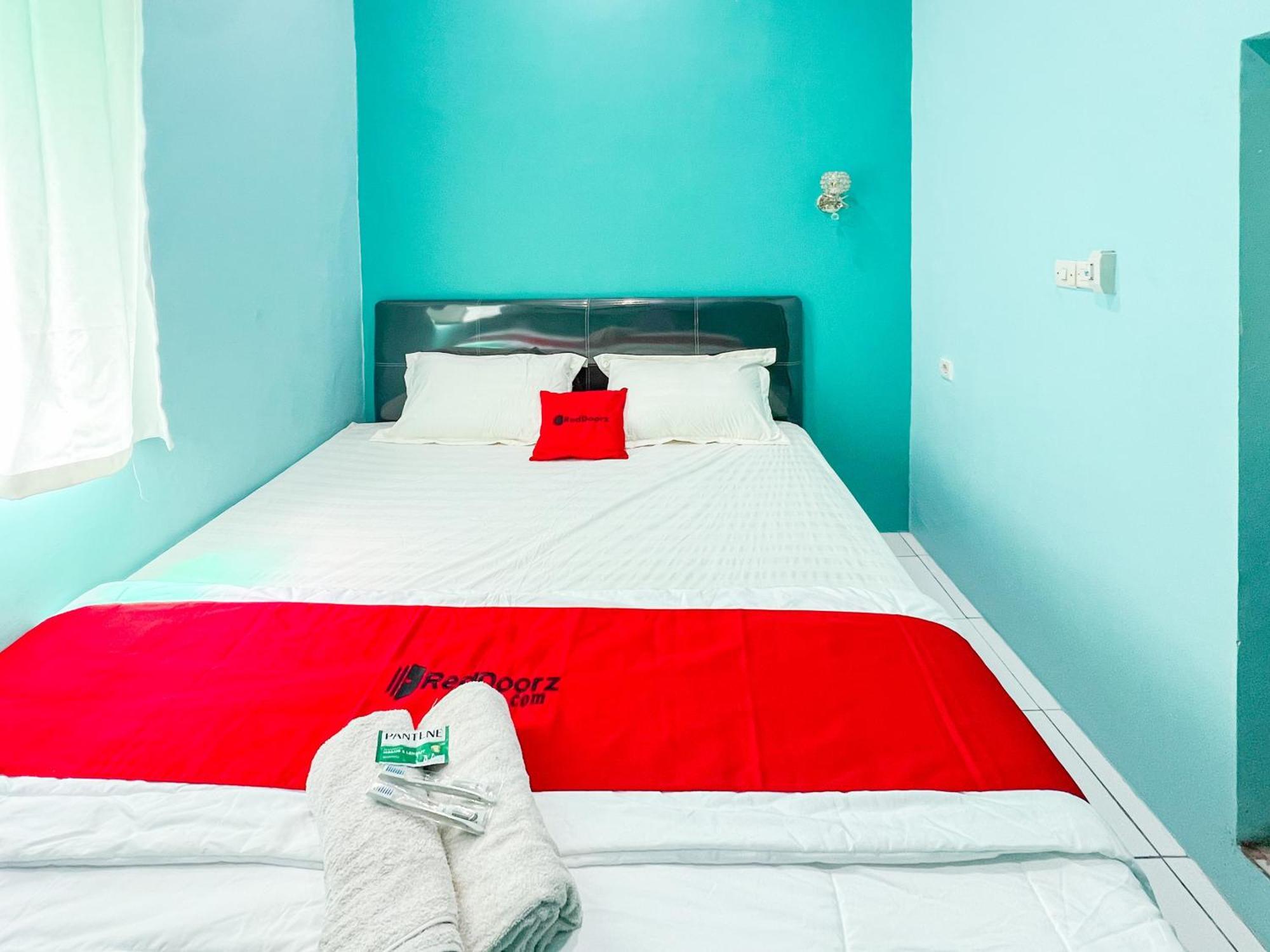 Reddoorz Near Sunrise Mall Mojokerto Eksteriør bilde