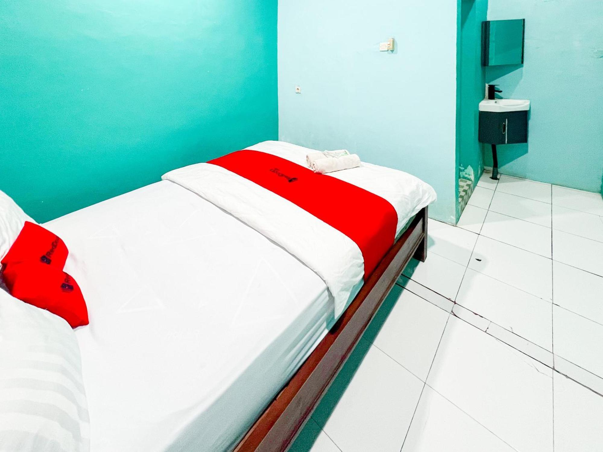 Reddoorz Near Sunrise Mall Mojokerto Eksteriør bilde